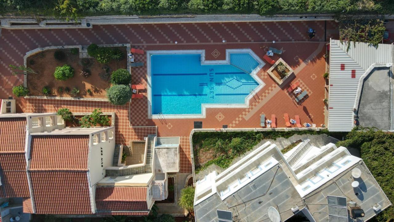 Sunset Apartments Малиа Екстериор снимка