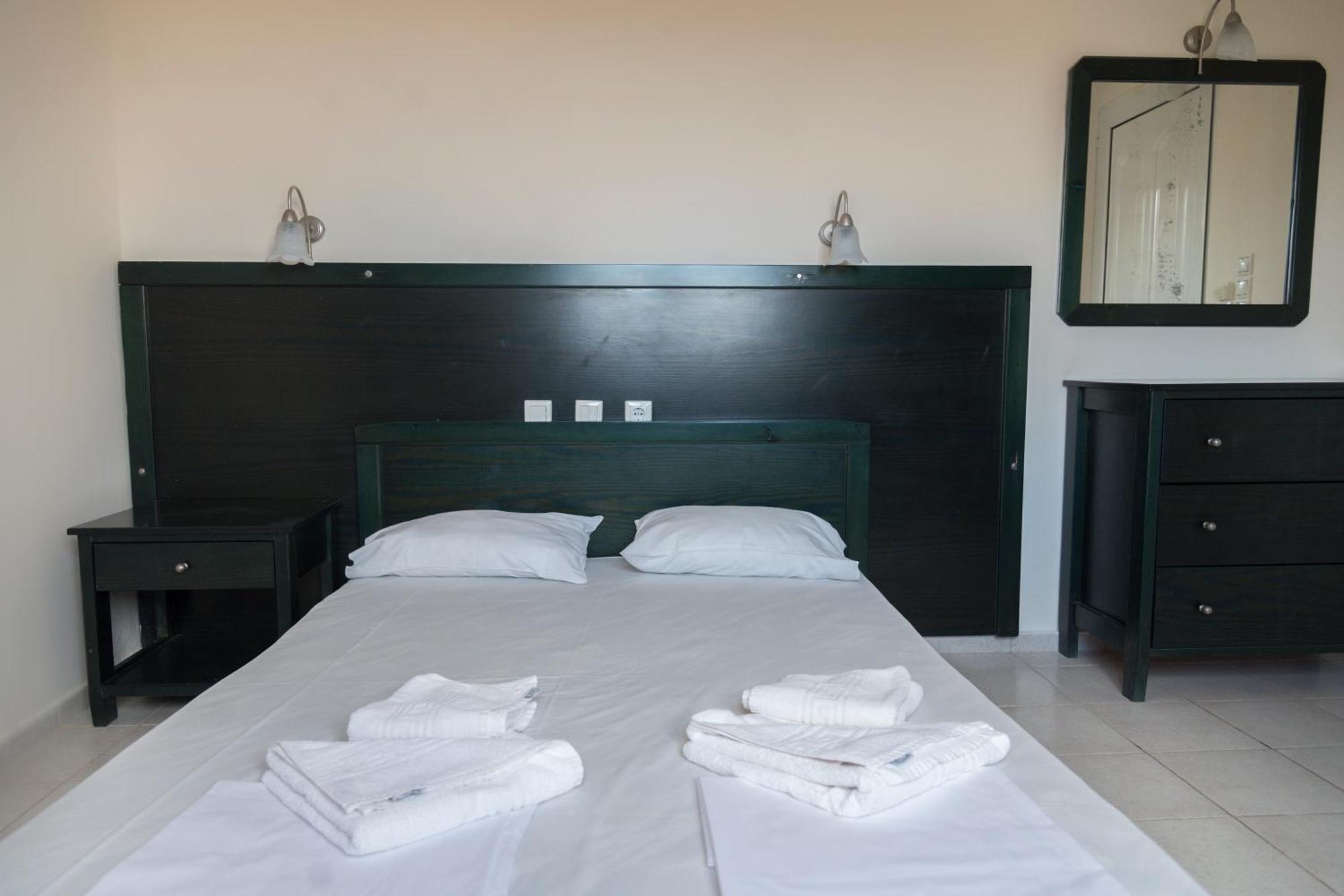 Sunset Apartments Малиа Екстериор снимка